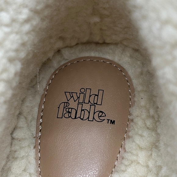 Wild Fable Missy Platform Ankle Boots Beige Rhinestone Vegan Suede Size 10 NIB - Picture 11 of 12